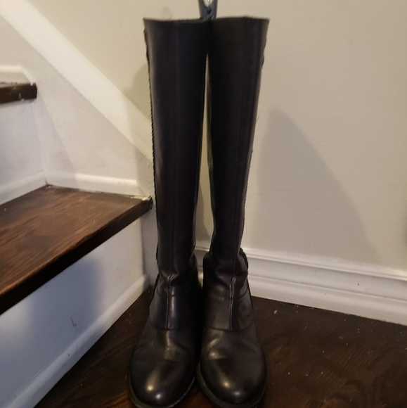 Vince Camuto Vc-Finny Boots - Picture 4 of 14